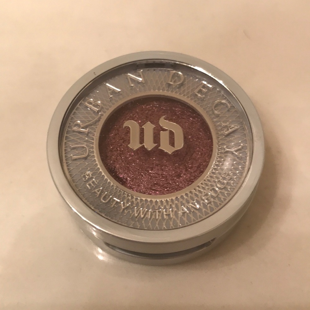 Urban Decay single shadow in Glitter Rock